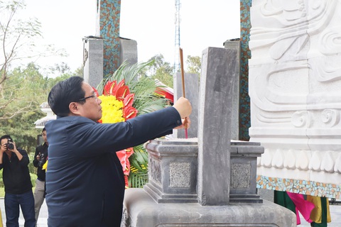 Thủ tướng đề nghị THACO nghiên cứu, sản xuất toa tàu đường sắt tốc độ cao - Ảnh 7.
