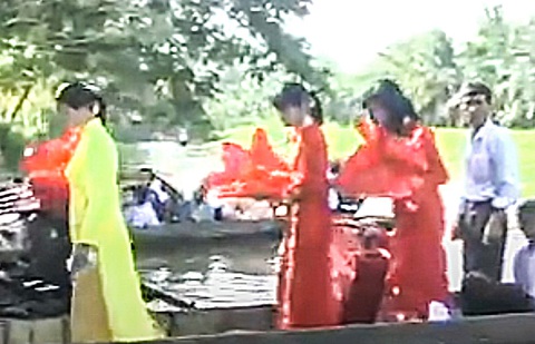 Ra giêng anh cưới em - Kỳ 2: Đám cưới bên cồn năm 2000 - Ảnh 2. Ra giêng anh cưới em - Kỳ 2: Đám cưới bên cồn năm 2000 - Ảnh 2.