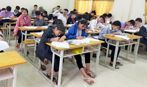 Dạy thêm - học thêm: Giáo viên, nhà trường chờ hướng dẫn - Ảnh 2. Dạy thêm - học thêm: Giáo viên, nhà trường chờ hướng dẫn - Ảnh 2.