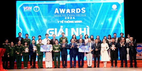 Bệnh viện Đại học Y Dược TP.HCM nhận 2 giải thưởng Thành tựu Y khoa - Ảnh 2.