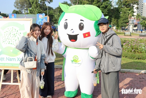 Tuổi trẻ thành phố Bác khởi động Tháng thanh niên 2025 - Ảnh 7. Tuổi trẻ TP.HCM bước vào Tháng thanh niên 2025 - Ảnh 8.