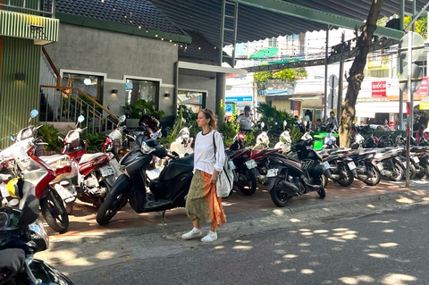Vỉa hè 'có cũng như không' ở Nha Trang: Du khách bị 'đá' xuống lòng đường - Ảnh 3. Vỉa hè 'có cũng như không' ở Nha Trang: Gọi cho chính quyền lại nghe điệp khúc 'sẽ xử lý' - Ảnh 3.