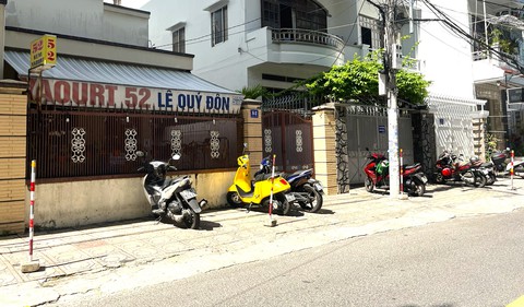 Vỉa hè 'có cũng như không' ở Nha Trang: Du khách bị 'đá' xuống lòng đường - Ảnh 13. Vỉa hè 'có cũng như không' ở Nha Trang: Gọi cho chính quyền lại nghe điệp khúc 'sẽ xử lý' - Ảnh 13.
