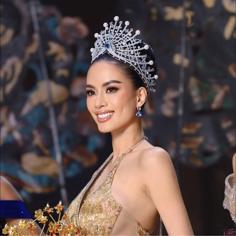 Miss Global Như Vân livestream khẳng định Hoàng Sa, Trường Sa là của Việt Nam