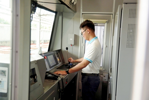 Học lái tàu metro dễ hay khó? - Ảnh 3. Học lái tàu metro dễ hay khó? - Ảnh 3.