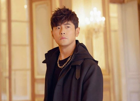 Hoài Linh diễn kịch ở rạp xiếc; Gia đình khẳng định có 200 tấm ảnh của Kim Sae Ron và Kim Soo Hyun - Ảnh 5. Hoài Linh diễn kịch ở rạp xiếc; Gia đình khẳng định có 200 tấm ảnh của Kim Sae Ron và Kim Soo Hyun - Ảnh 4.