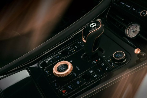 Bentley hé lộ Batur chế tạo từ vàng hồng hào nhoáng, giá dự đoán bằng siêu xe - Ảnh 10.