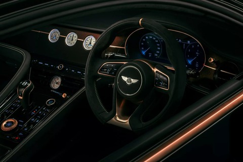 Bentley hé lộ Batur chế tạo từ vàng hồng hào nhoáng, giá dự đoán bằng siêu xe - Ảnh 3.