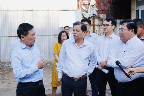 Phó thủ tướng Hồ Đức Phớc kiểm tra các dự án 'đất vàng' bị sai phạm tại Nha Trang - Ảnh 1. Phó thủ tướng Hồ Đức Phớc kiểm tra thực địa 4 dự án 'đất vàng' sai phạm tại Nha Trang - Ảnh 1.