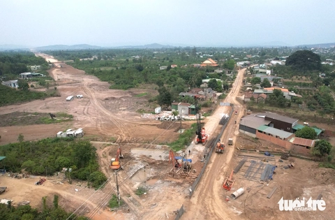 Sẽ kiến nghị cắt khối lượng nhà thầu chính chậm tiến độ dự án cao tốc Khánh Hòa - Buôn Ma Thuột - Ảnh 1.
