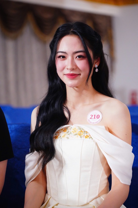 Cận cảnh nhan sắc 26 thí sinh phía Bắc vào chung khảo Hoa hậu Việt Nam 2024 - Ảnh 4. Cận cảnh nhan sắc 26 thí sinh phía Bắc vào chung khảo Hoa hậu Việt Nam 2024 - Ảnh 4.
