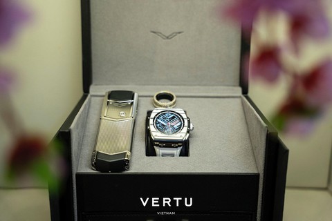 Vertu Signature V 4G - nghệ thuật cổ điển, công nghệ tiên tiến cùng hội tụ - Ảnh 4.