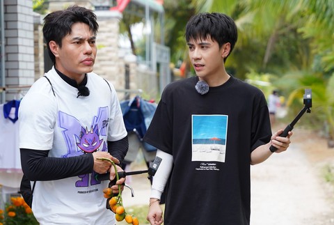 Tổ đội 1 không 2 nhạt nhẽo với trò chơi 'vô tri' - Ảnh 4. Tổ đội 1 không 2 nhạt nhẽo với trò chơi 'vô tri' - Ảnh 4.