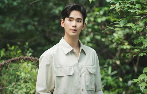 Công ty Kim Soo Hyun muốn gặp mẹ Kim Sae Ron; Lễ an táng Từ Hy Viên diễn ra trong mưa - Ảnh 1. Công ty Kim Soo Hyun muốn gặp mẹ Kim Sae Ron; - Ảnh 1.