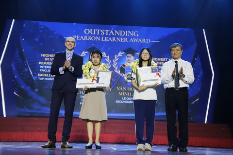 Học sinh Việt Nam đạt xuất sắc môn toán, khoa học, tiếng Anh cao hơn tỉ lệ toàn cầu - Ảnh 1.