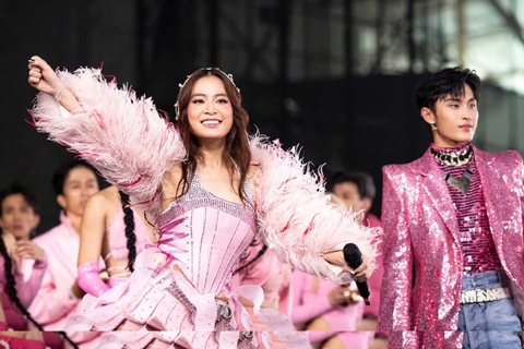 Quỷ nhập tràng tiếp tục gây sốt, phim concert của Hoàng Thùy Linh ảm đạm - Ảnh 4. Quỷ nhập tràng tiếp tục gây sốt, phim concert của Hoàng Thùy Linh ảm đạm - Ảnh 4.