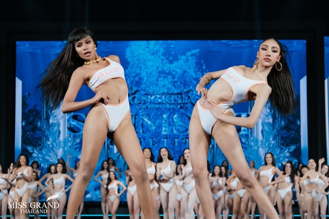 Người đẹp Miss Grand Thailand trình diễn bikini như diễn xiếc? - Ảnh 4. Người đẹp Miss Grand Thailan trình diễn bikini như diễn xiếc? - Ảnh 4.
