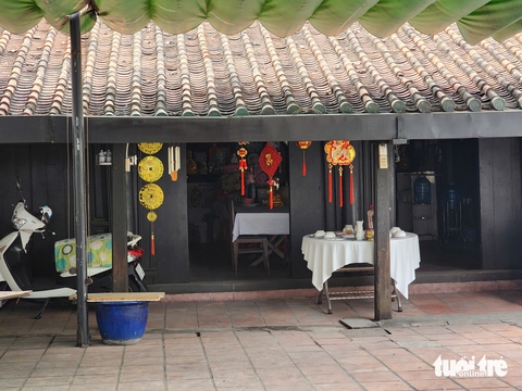 Công trình xây trái phép trong nhà cổ Vương Hồng Sển được phá dỡ - Ảnh 10. Công trình xây trái phép trong nhà cổ Vương Hồng Sển được phá dỡ - Ảnh 10.