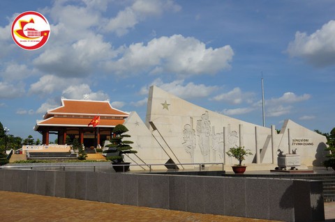 Tượng Bác Hồ với thiếu nhi được đề cử tác phẩm văn học nghệ thuật nổi bật của TP.HCM - Ảnh 5. Ngắm những tác phẩm mỹ thuật được đề cử nổi bật 50 năm qua của TP.HCM - Ảnh 5.