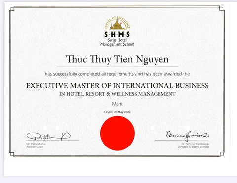 Những điều khó hiểu ở văn bằng thạc sĩ của hoa hậu Thùy Tiên - Ảnh 2.