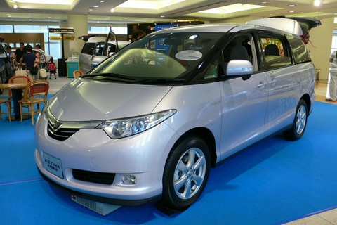 'Đàn em' Toyota Alphard thành nhà di động: Đủ tiện nghi để sống mà vẫn tiện dụng đi làm hằng ngày - Ảnh 2.