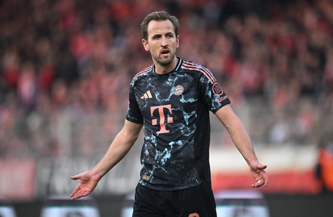 Fan chờ Harry Kane giũ bỏ danh hiệu