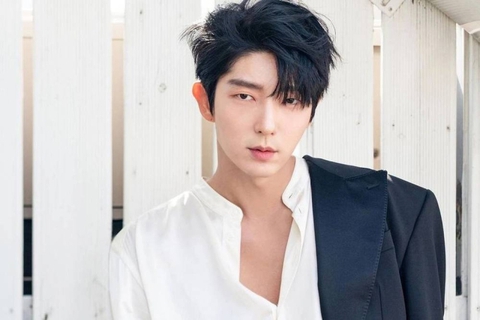Sau Chị dâu, Khương Ngọc làm đạo diễn phim Cục vàng của ngoại; Lee Jun Ki phủ nhận trốn thuế - Ảnh 2. Sau Chị dâu, Khương Ngọc làm đạo diễn phim Cục vàng của ngoại; Lee Jun Ki phủ nhận trốn thuế - Ảnh 2.