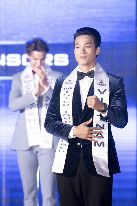 Mister Tourism World 2025 - Ảnh 3. Mister Tourism World 2025 tại Việt Nam công khai bảng điểm, khẳng định không thu hồi danh hiệu - Ảnh 4.