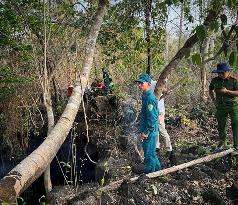 Phát hiện thi thể người đàn ông trong hang động dưới vực sâu - Ảnh 1. Phát hiện thi thể người đàn ông trong hang động dưới vực sâu - Ảnh 1.