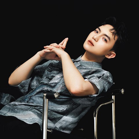 Phan Đăng Hoàng mang giấy dó 500 năm tuổi vào bộ sưu tập đến Milan Fashion Week - Ảnh 7. Phan Đăng Hoàng đưa giấy dó 500 năm tuổi vào bộ sưu tập tại Milan Fashion Week - Ảnh 7.