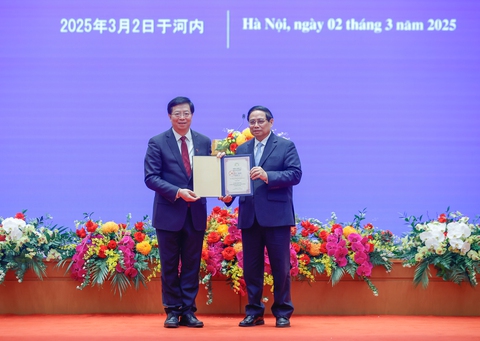 Thủ tướng Phạm Minh Chính nhận danh hiệu 'Giáo sư danh dự' Đại học Thanh Hoa - Ảnh 1. Thủ tướng Phạm Minh Chính nhận danh hiệu 'Giáo sư danh dự' Đại học Thanh Hoa - Ảnh 1.