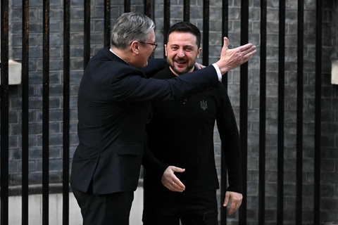 Ông Zelensky 'chữa lành' ở London, được vay 2,84 tỉ USD từ tài sản Nga - Ảnh 1. Ông Zelensky 'chữa lành' ở London, được vay 2,84 tỉ USD từ tài sản Nga - Ảnh 1.