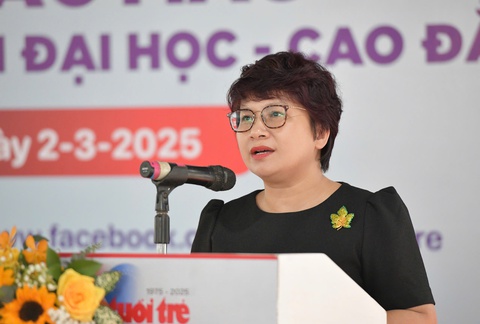 'Ngày hội tư vấn tuyển sinh - hướng nghiệp của báo Tuổi Trẻ mang ý nghĩa quan trọng' - Ảnh 1. 'Rất nhiều thầy cô ở đây, hãy hỏi thật nhiều, tìm hiểu kỹ trước khi chọn trường, chọn ngành' - Ảnh 1.