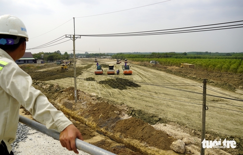 Thủ tướng thị sát cao tốc Biên Hòa - Vũng Tàu: Sân bay xong thì cao tốc phải xong - Ảnh 3.