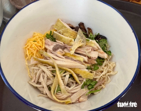 Bún thang Bảo Khánh cạnh phở bò Phú Gia: Giữ trọn tình yêu với ẩm thực quê hương - Ảnh 3. Bún thang Bảo Khánh cạnh phở bò Phú Gia: Giữ trọn tình yêu với ẩm thực quê hương - Ảnh 3.