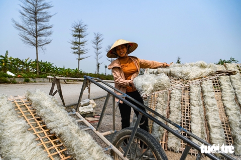 Lãng phí từ loạt dự án giao thông thi công dang dở, bỏ hoang ở Hà Nội - Ảnh 6.