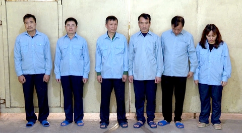 Bắt 2 chủ tịch phường và nhiều cán bộ nhận tiền làm lơ cho xây nhà trái phép - Ảnh 1.