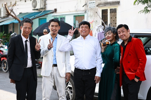 Tân Trề 'lột xác' ngoạn mục, Huy Khánh vào vai trùm giang hồ - Ảnh 1.
