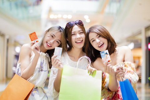 Người trẻ nên chọn loại thẻ tín dụng nào để tối ưu? - Ảnh 1.