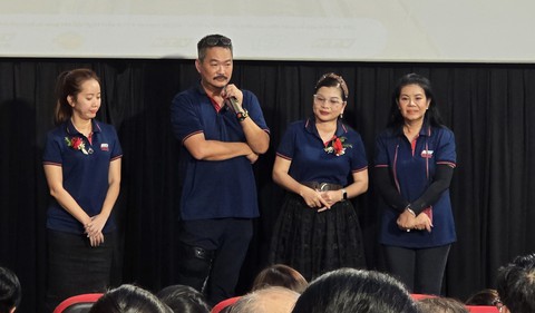 Chuyện 50 năm TP.HCM Vượt sóng - Ảnh 2. Ra mắt phim tài liệu Vượt sóng: Tự hào và thương TP.HCM 50 năm đến rơi nước mắt - Ảnh 2.