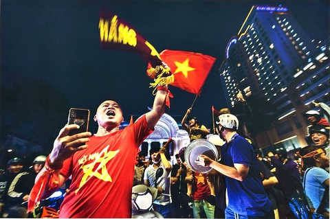 Triển lãm ảnh Saigon 365 của cha và con - Ảnh 9. Triển lãm ảnh Saigon 365 của hai cha con Nguyễn Thanh Tùng và Bill Nguyễn - Ảnh 9.