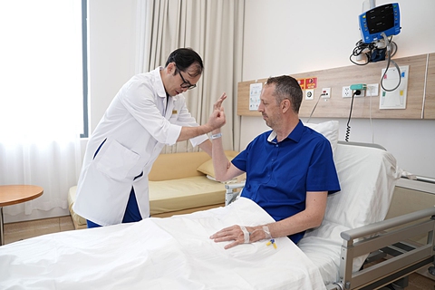 Vinmec dẫn đầu trong dịch vụ y tế dành cho người nước ngoài - Ảnh 1. Vinmec dẫn đầu trong dịch vụ y tế dành cho người nước ngoài - Ảnh 1.
