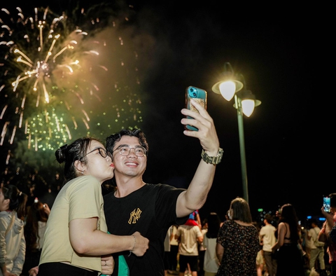 Vài mẩu ghi cho ngày hòa bình - Ảnh 1. Vài mẩu ghi cho ngày hòa bình - Ảnh 1.