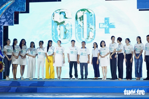 H'Hen Niê cùng dàn hoa, á hậu kêu gọi hưởng ứng chiến dịch Giờ Trái đất năm 2025 - Ảnh 5. H'Hen Niê cùng nhiều người đẹp kêu gọi hưởng ứng Giờ Trái đất 2025 - Ảnh 5.