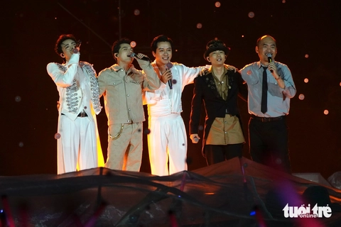 33 anh tài hội tụ tại concert Anh trai vượt ngàn chông gai: 'Thủng nóc, bay trần, tung trời đất' - Ảnh 11. Concert Anh trai vượt ngàn chông gai: 'Thủng nóc, bay trần, tung trời đất' - Ảnh 13.