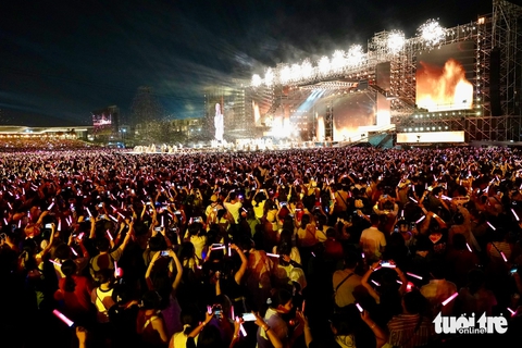33 anh tài hội tụ tại concert Anh trai vượt ngàn chông gai: 'Thủng nóc, bay trần, tung trời đất' - Ảnh 13. 33 anh tài hội tụ tại concert Anh trai vượt ngàn chông gai: 'Thủng nóc, bay trần, tung trời đất' - Ảnh 12.