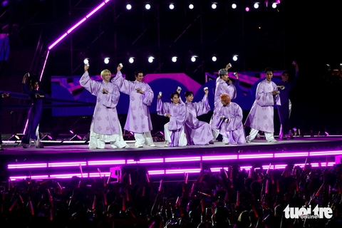 33 anh tài hội tụ tại concert Anh trai vượt ngàn chông gai: 'Thủng nóc, bay trần, tung trời đất' - Ảnh 15. Concert Anh trai vượt ngàn chông gai: 'Thủng nóc, bay trần, tung trời đất' - Ảnh 17.