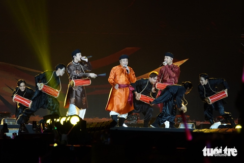 33 anh tài hội tụ tại concert Anh trai vượt ngàn chông gai: 'Thủng nóc, bay trần, tung trời đất' - Ảnh 16. 33 anh tài hội tụ tại concert Anh trai vượt ngàn chông gai: 'Thủng nóc, bay trần, tung trời đất' - Ảnh 15.