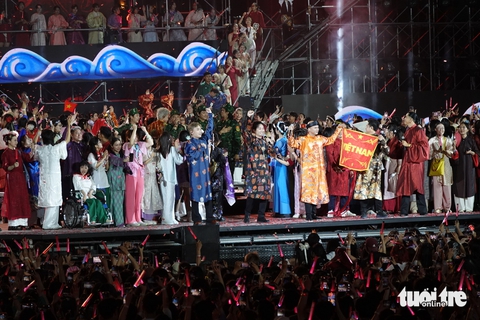 33 anh tài hội tụ tại concert Anh trai vượt ngàn chông gai: 'Thủng nóc, bay trần, tung trời đất' - Ảnh 18. Concert Anh trai vượt ngàn chông gai: 'Thủng nóc, bay trần, tung trời đất' - Ảnh 19.