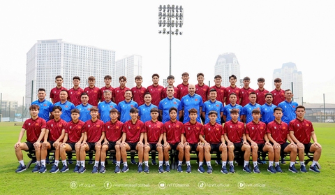 U17 Việt Nam tập huấn Oman, chuẩn bị đấu VCK U17 châu Á 2025 - Ảnh 1. U17 Việt Nam tập huấn Oman, chuẩn bị đấu VCK U17 châu Á 2025 - Ảnh 1.